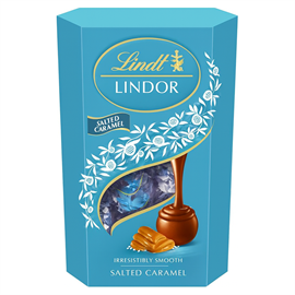 {{photo.Alt || photo.Description || 'Конфеты Линдт Линдор из молочного шоколада с кристаллами соли и карамельной нежной, тающей начинкой'}}