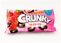 Crunky strawberi шоколадное драже со вкусом клубники 32 гр - фото 39776